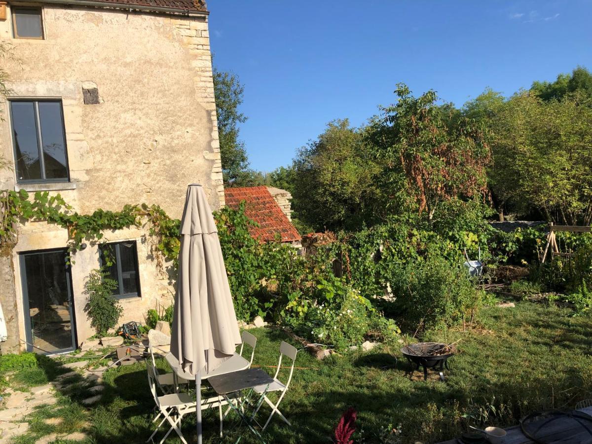 Maison Au Bord De L'Eau Annay-sur-Serein Bagian luar foto